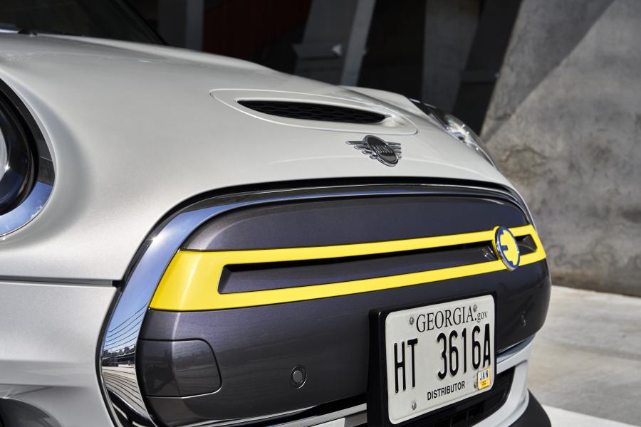Детали экстерьера Mini Cooper SE (F56) 2020 года  (NA) (фото 330 из 342)